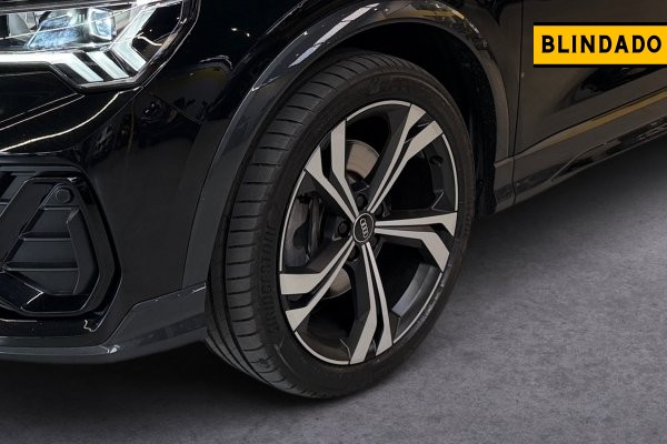 AUDI Q3 2.0 40 TFSI GASOLINA PERFORMANCE BLACK QUATTRO TIPTRONIC 2024/2024